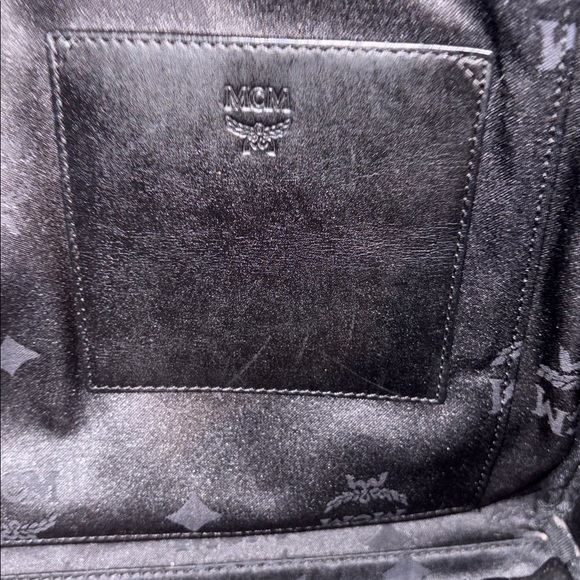 MCM Visetos Striped Princess Lion Laptop Bag - Picture 14 of 16